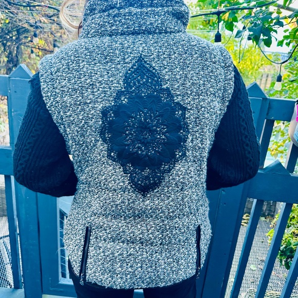 Desigual warm jackets with detachable sleeves - Picture 4 of 8